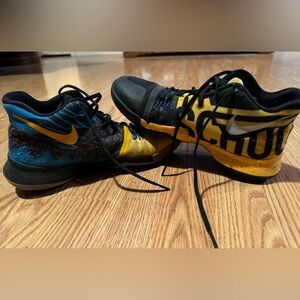 Nike Kyrie Irving basketball shoes 
Size: 7 Men’s 
Good condition